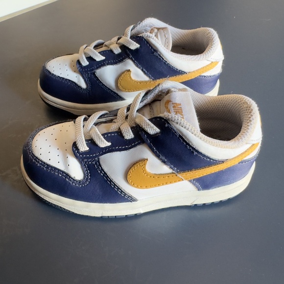Nike Kids Shoes in Navy and Gold - Picture 3 of 4
